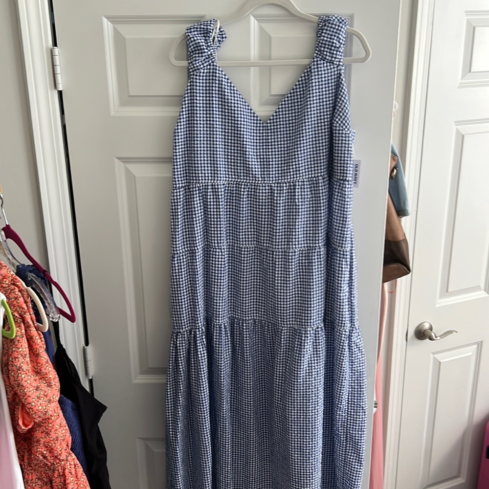 Old navy dress with puff sleeves and tie back. NWT size XXL